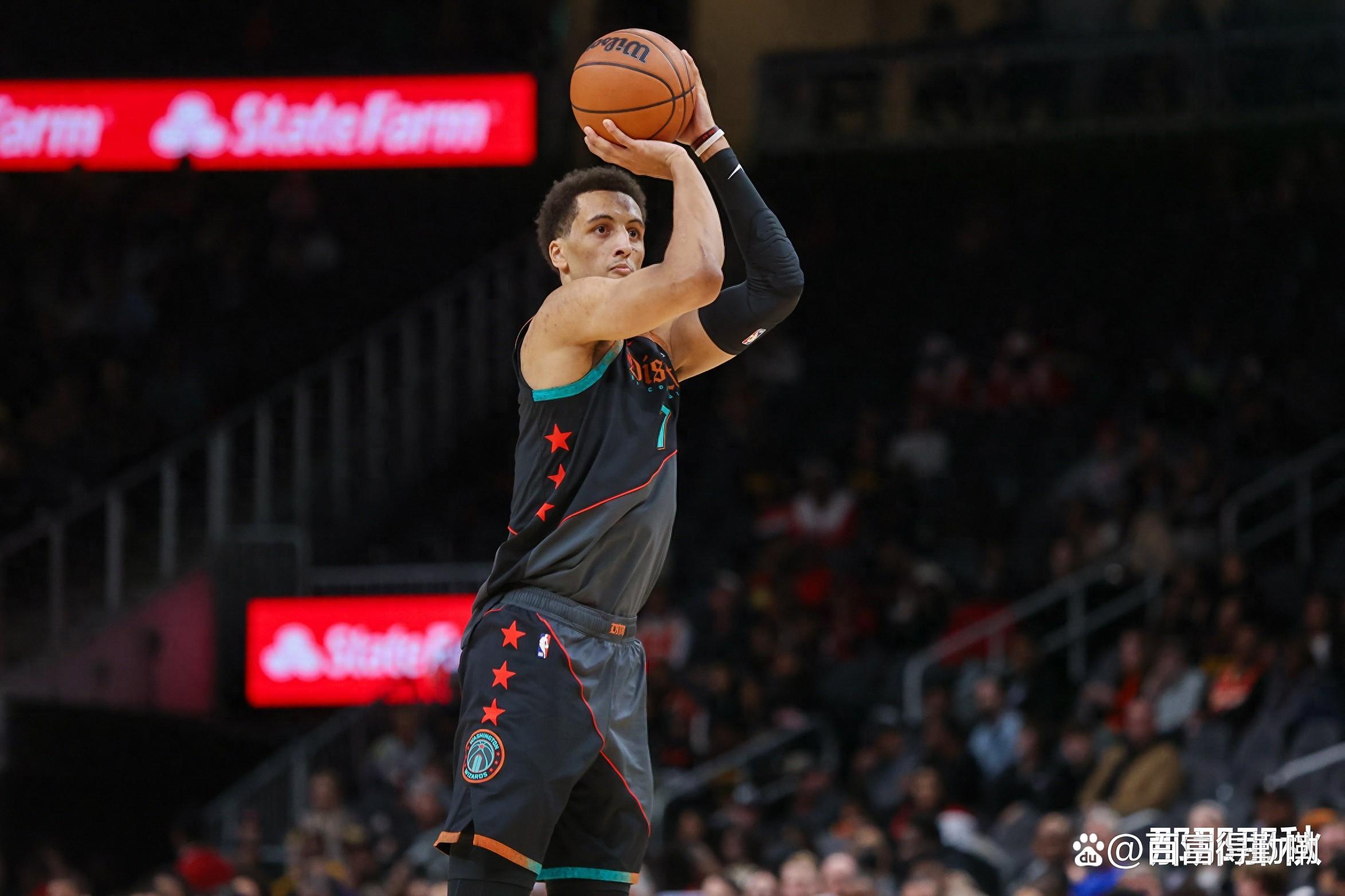 马刺主场不敌雄鹿！德罗赞砍分难救主的简单介绍