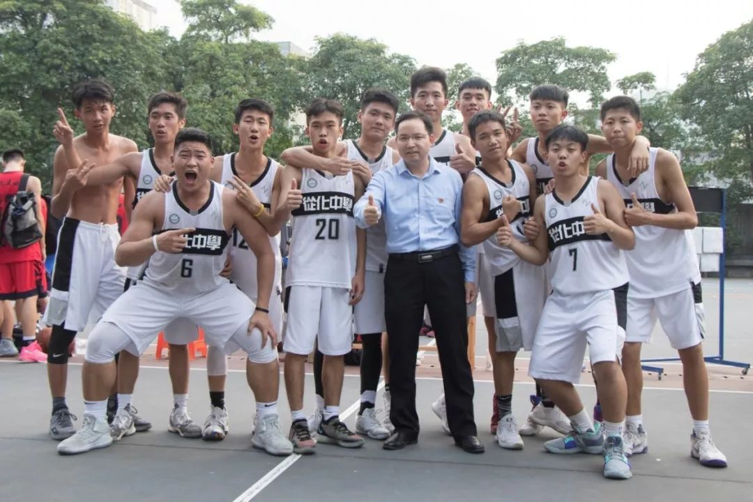 包含南美篮球冠军赛开幕，各队展现出色表现的词条