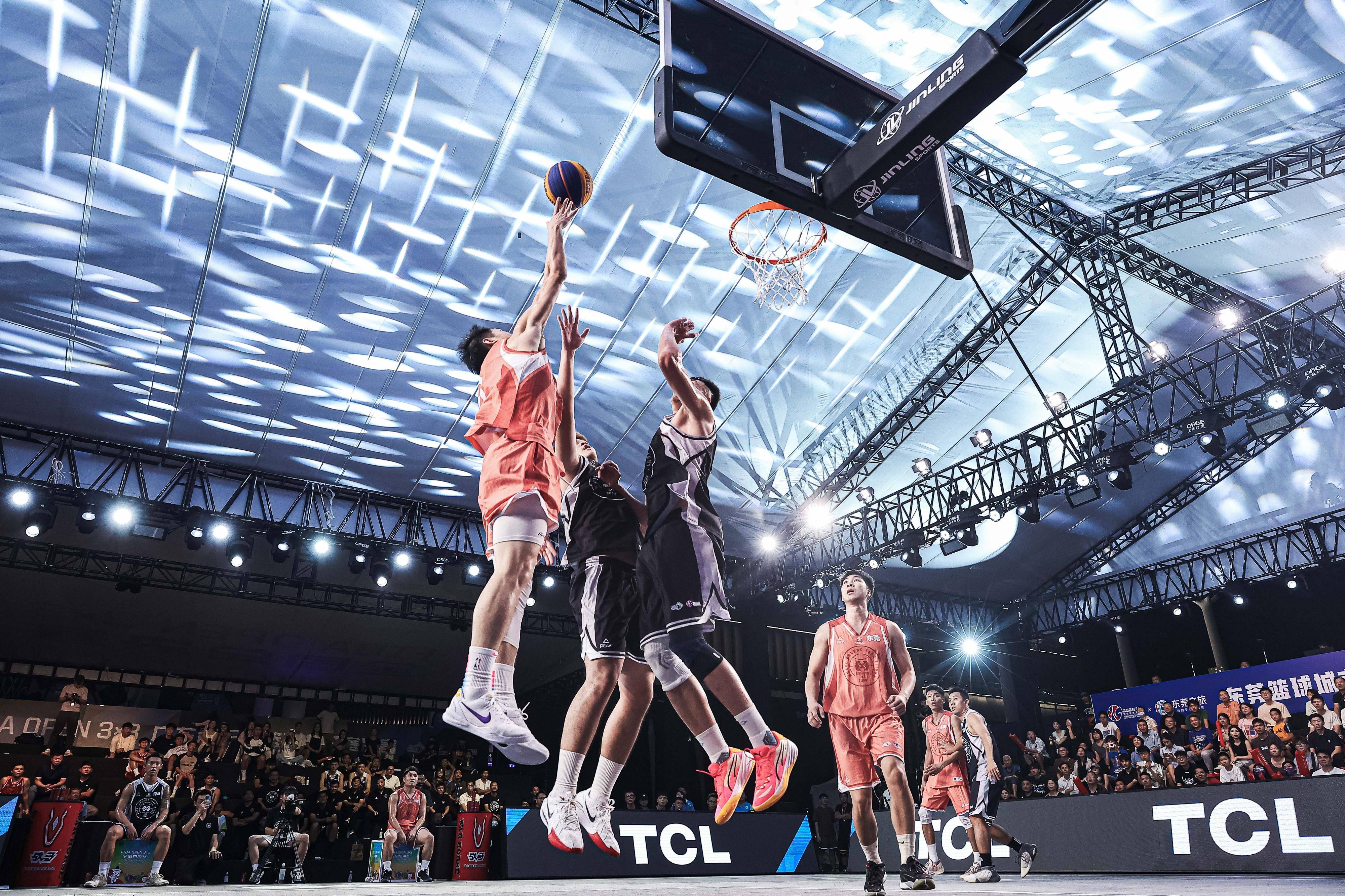 包含南美篮球冠军赛开幕，各队展现出色表现的词条