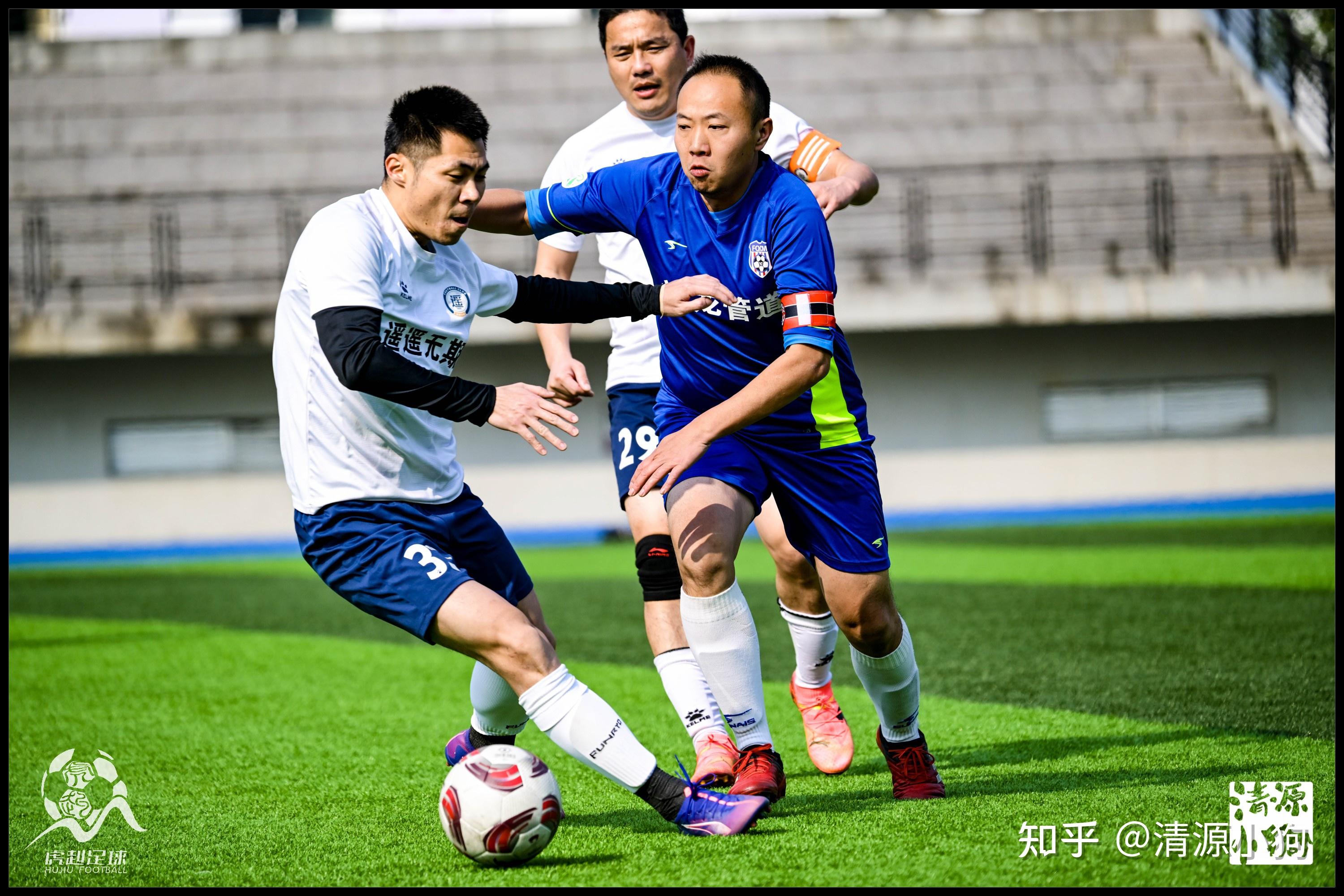 包含强强对话，两支球队的对决将掀起足球界的狂潮的词条