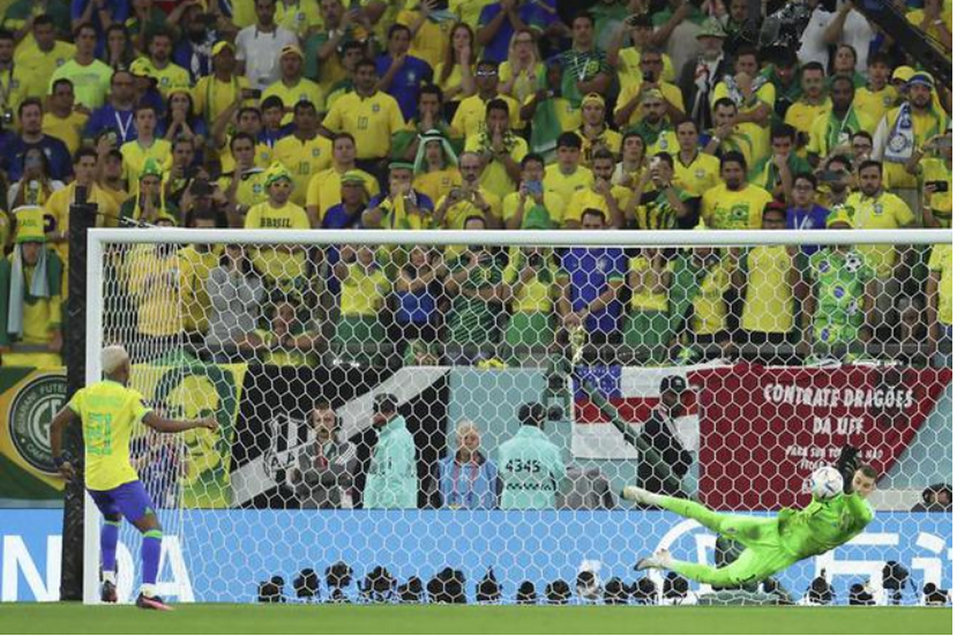 巴西击败阿根廷晋级足球半决赛