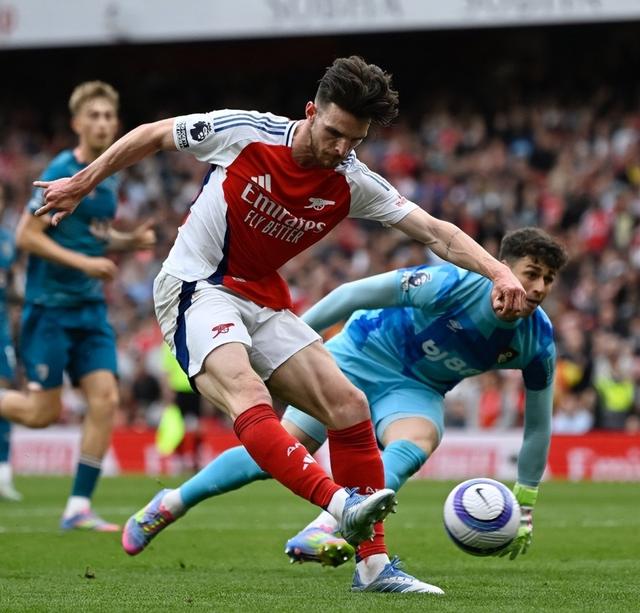 阿森纳客场不敌伯恩茅斯，连胜被终结