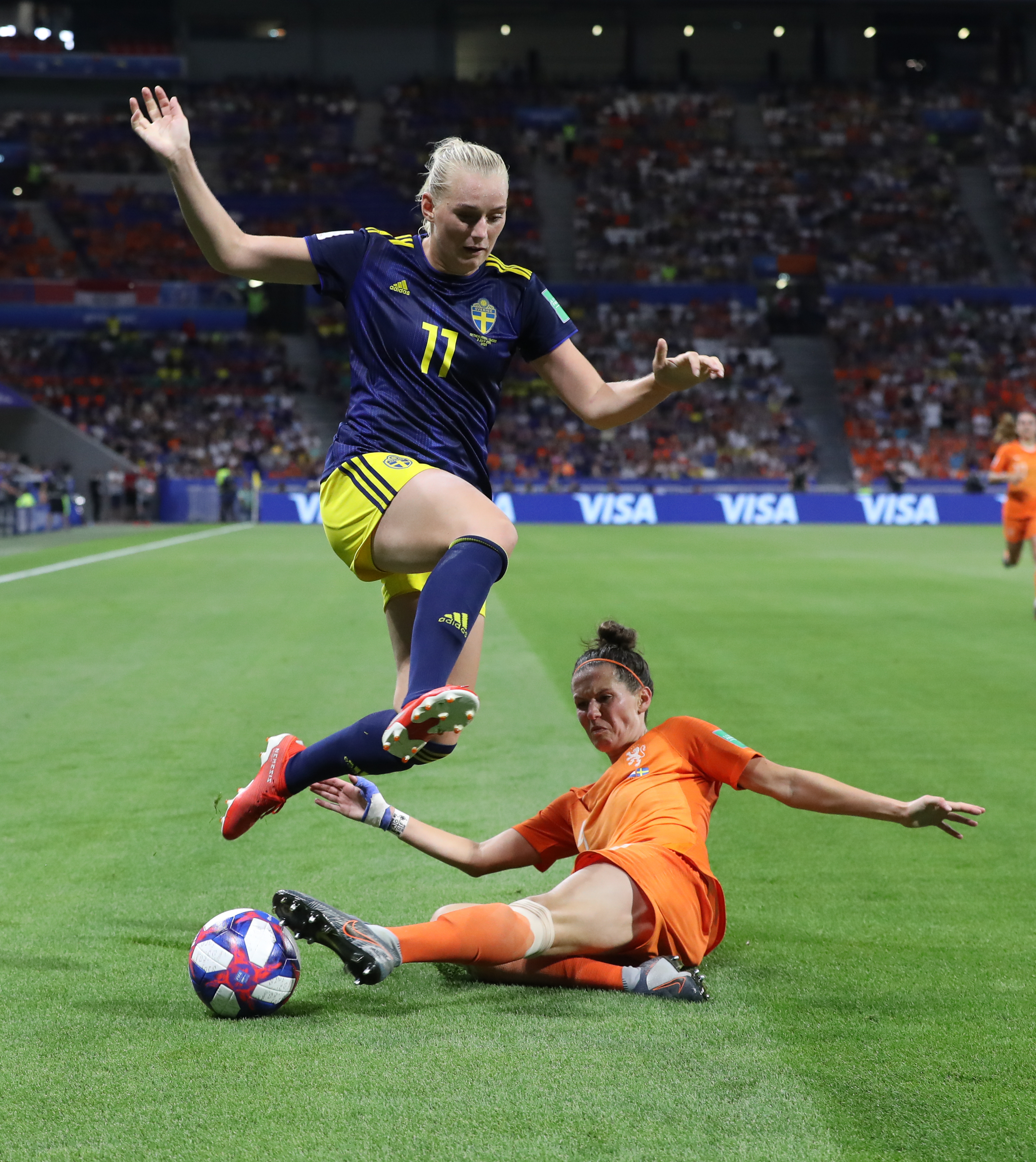 荷兰大胜乌克兰,成功晋级半决赛 荷兰大胜乌克兰,成功晋级半决赛