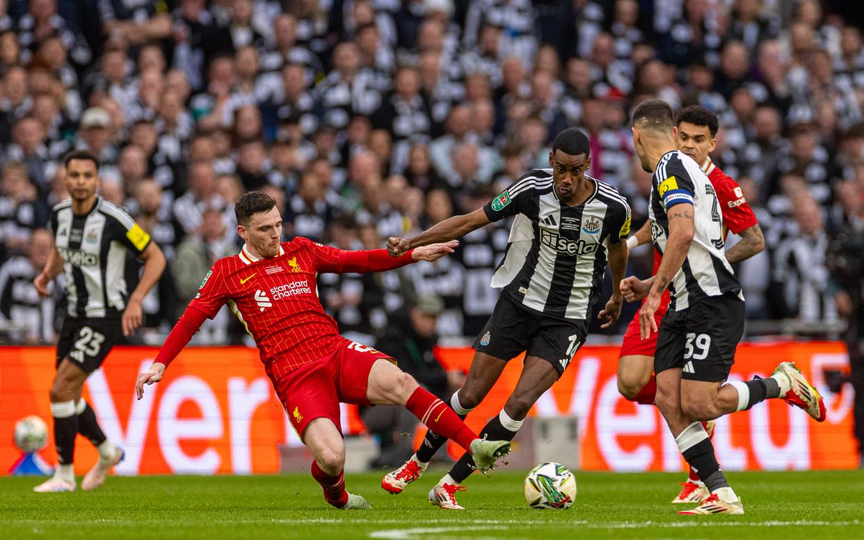 纽卡斯尔联主场击败对手，取得胜利