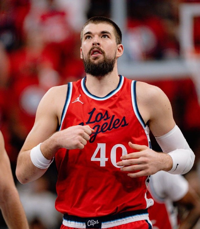 快船横扫灰熊，取得三连胜的简单介绍