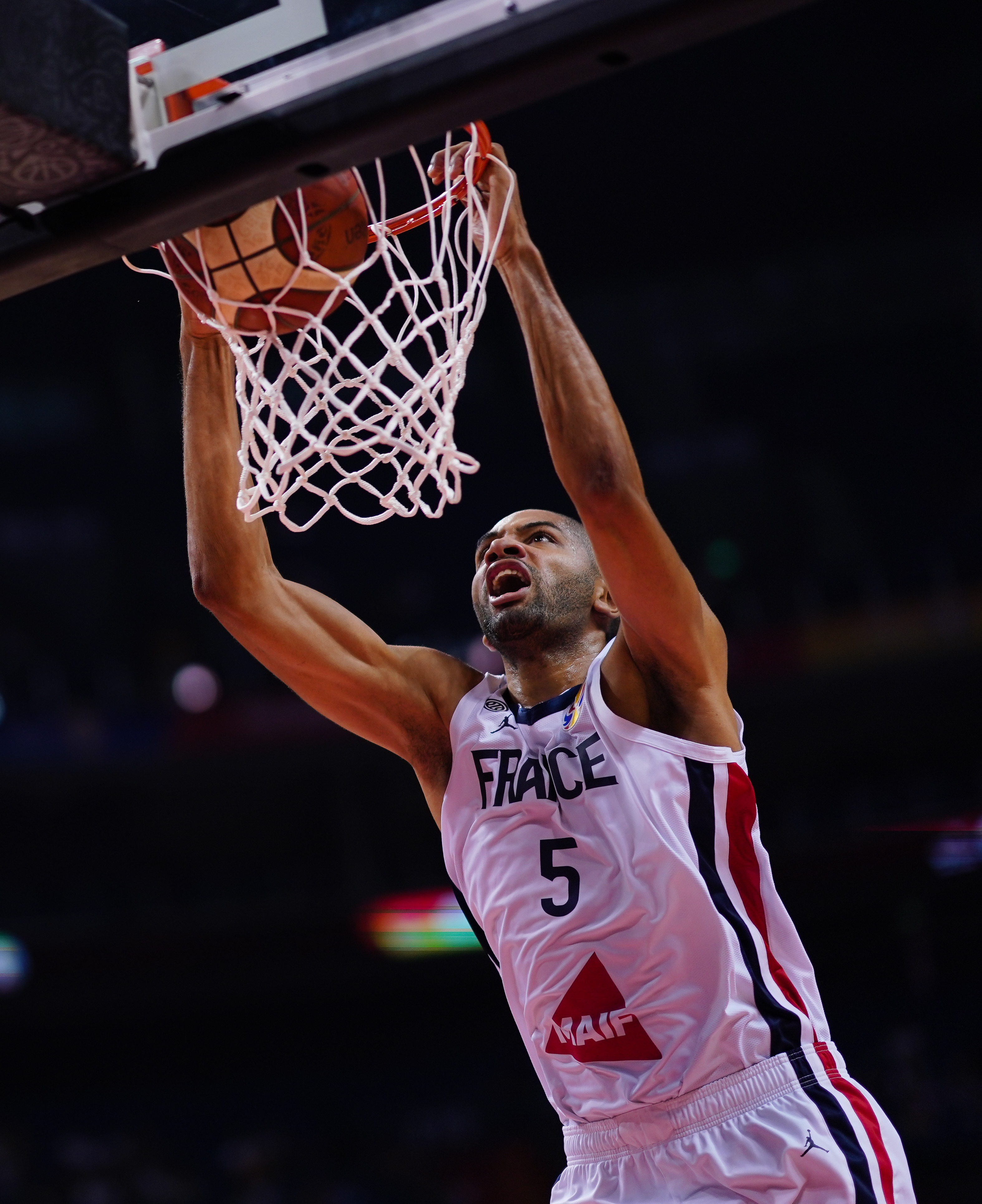 公牛爆冷立陶宛男篮，巴图姆送出助攻的简单介绍