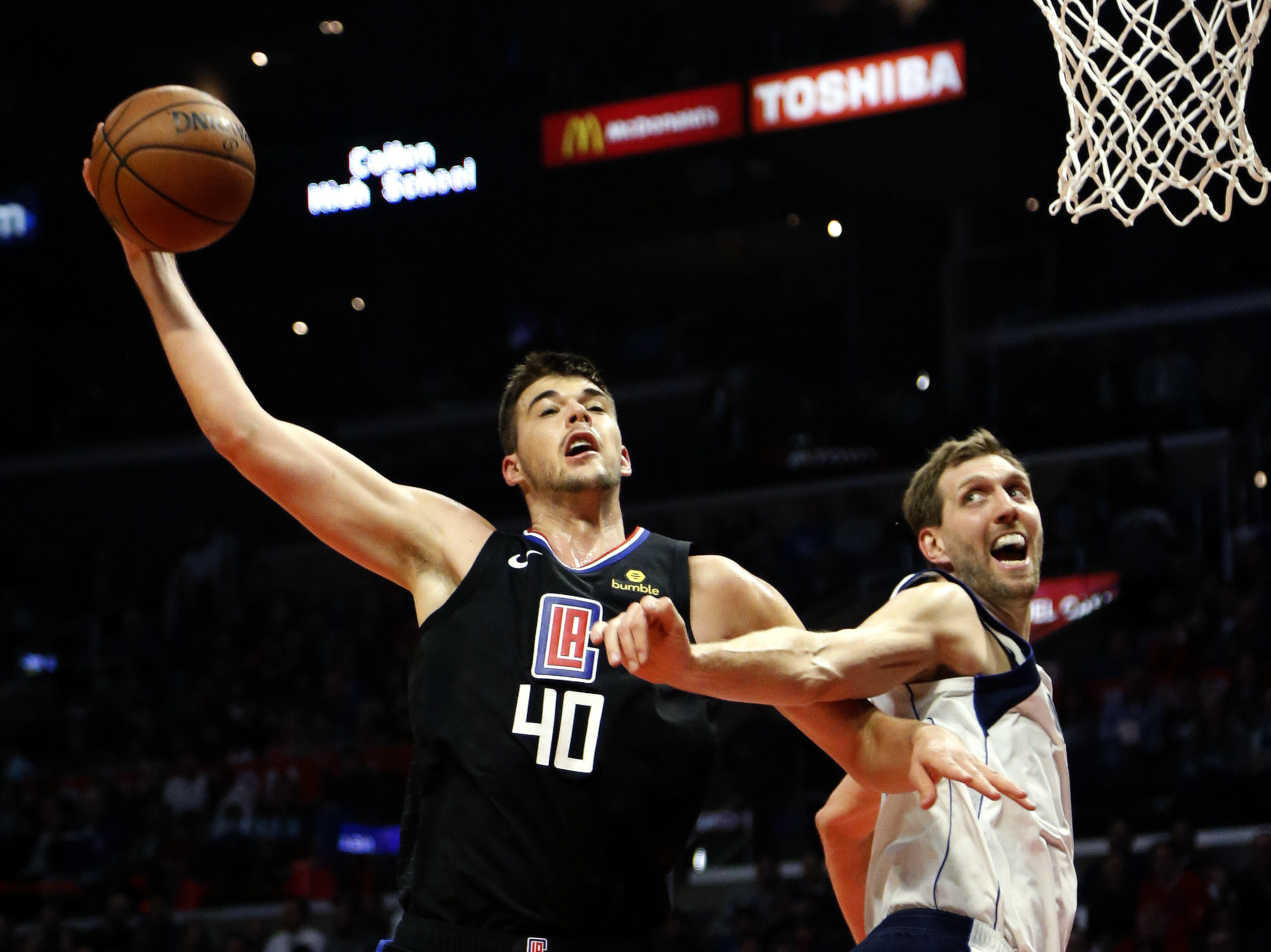 NBA小组赛落幕,强队悉数晋级 NBA小组赛落幕,强队悉数晋级