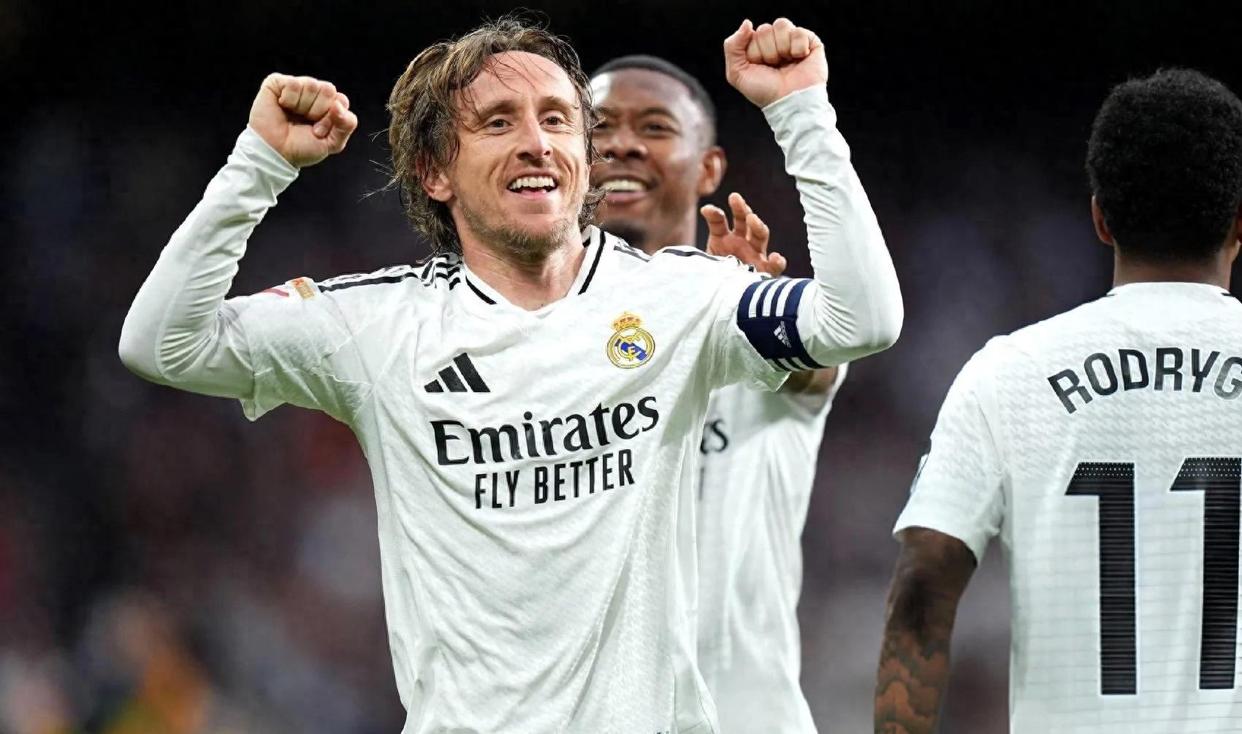 罗马险胜哥伦比亚，莫德里奇惊艳四座